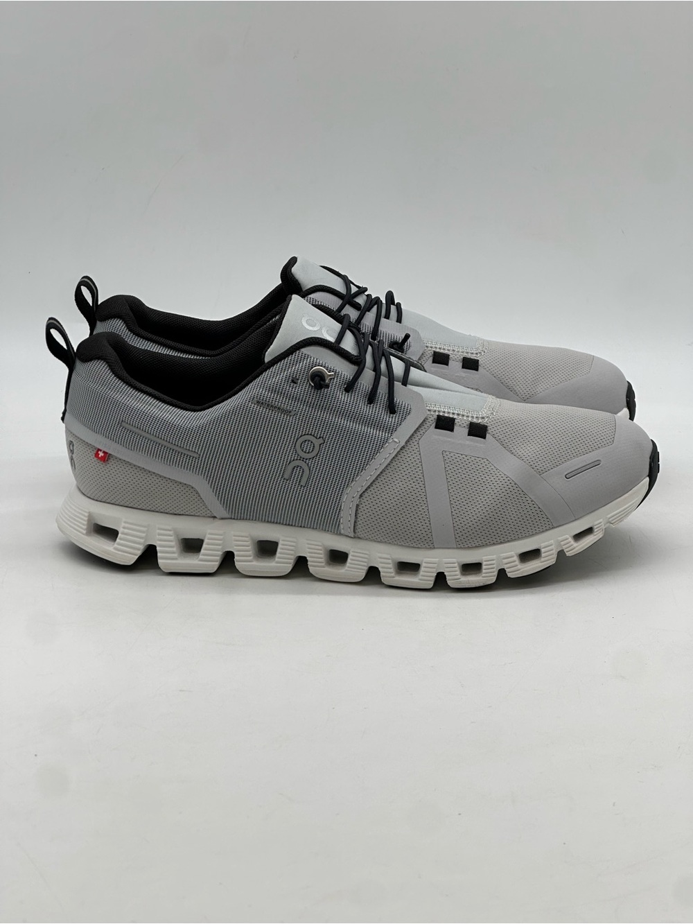 On Clouds Sneakers. Size 9.5